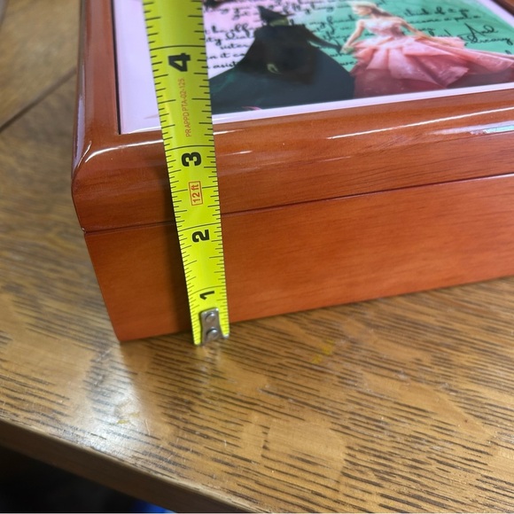 Wicked Movie Lacquered “Velvet” Lined Box Ceramic Tile Top. Keepsakes Jewelry - Picture 8 of 9